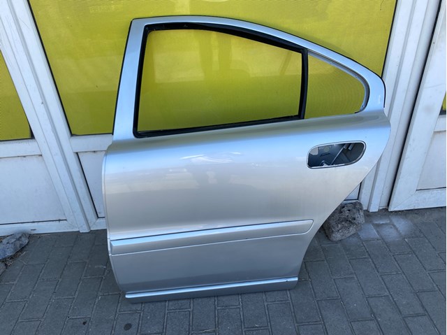 Двері пасажирськи задні ліві 30796488 VOLVO
