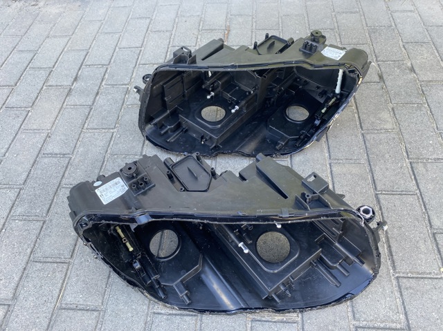 Фара правая 5NB941081D VAG