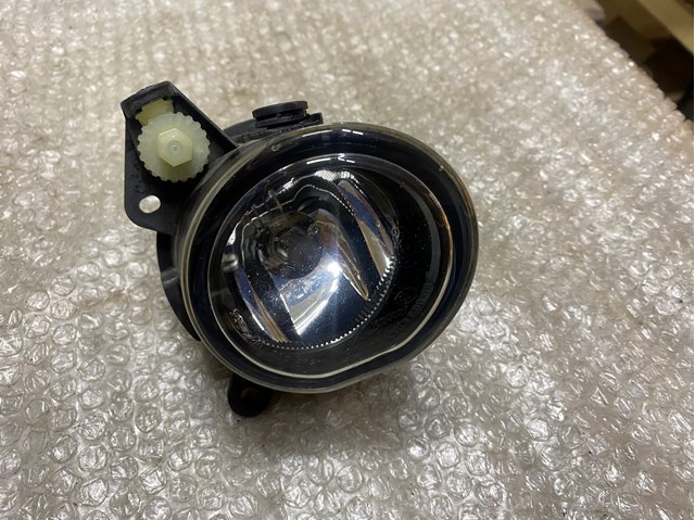 Протитуманка права 69250509 BMW
