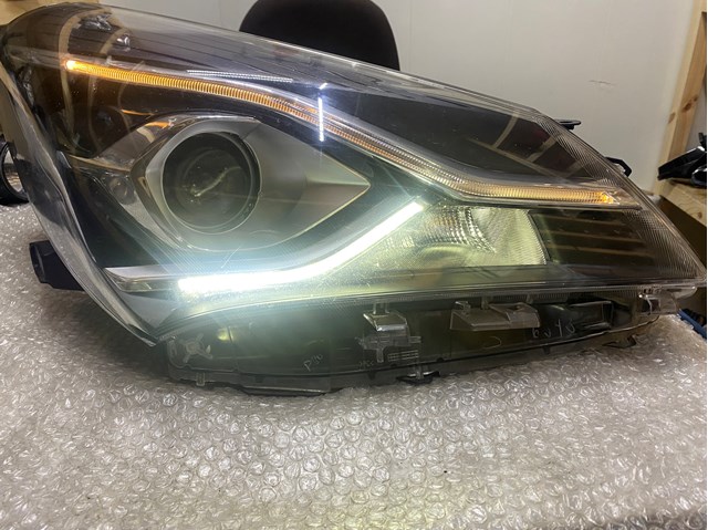 Фара правая 811300DK10 TOYOTA