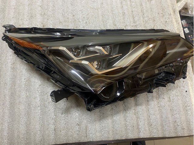 Фара комбінована, передня 8114578240 TOYOTA