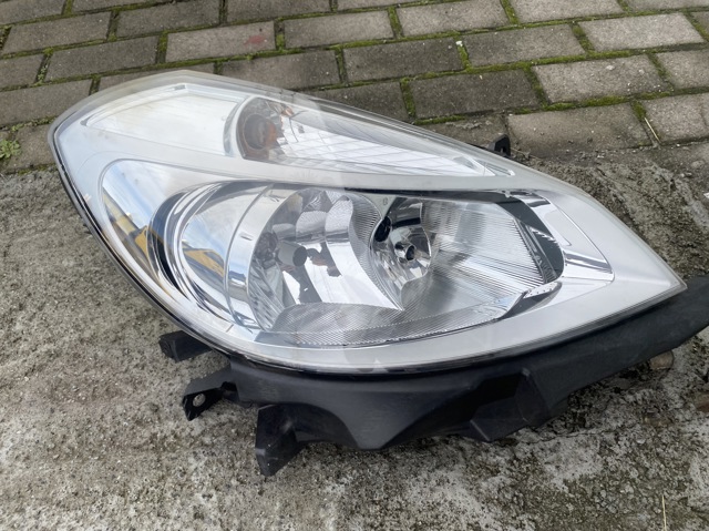 Права блок фара 8200459823 RENAULT