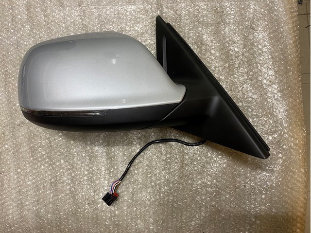 Праве бокове дзеркало 8R1857410E VAG
