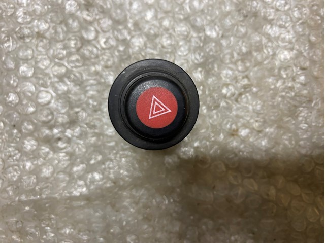 Кнопка аварійки 90181853 GM