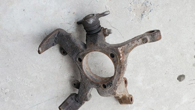Вісь передня і поворотні кулаки 90498811 GM