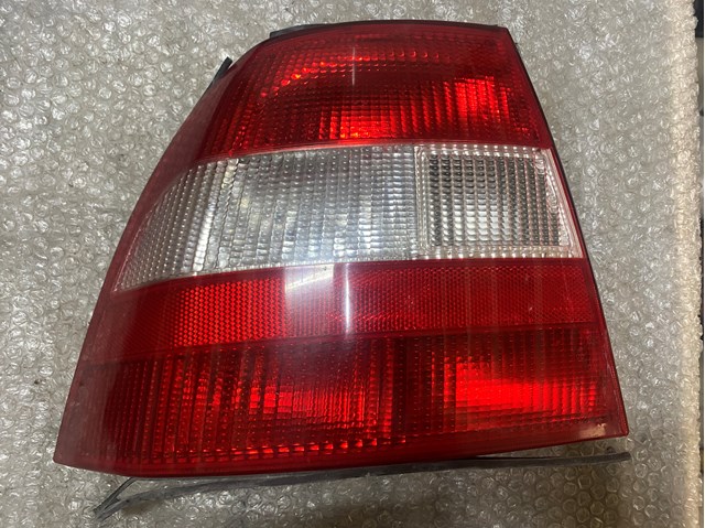 Ліхтар задній лівий 90568047 GM