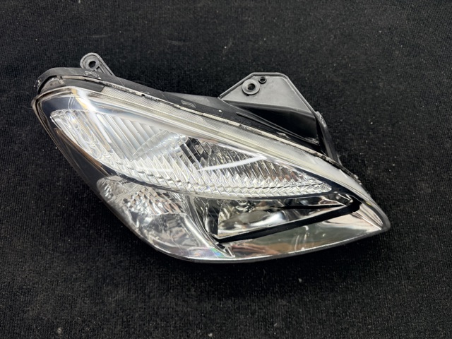 Фара правая 921021G000 HYUNDAI