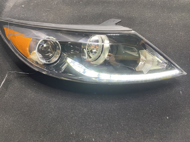 Фара передня права 921023WXXX HYUNDAI