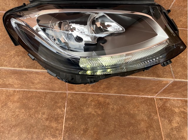 Фара передня права A2059066502 MERCEDES