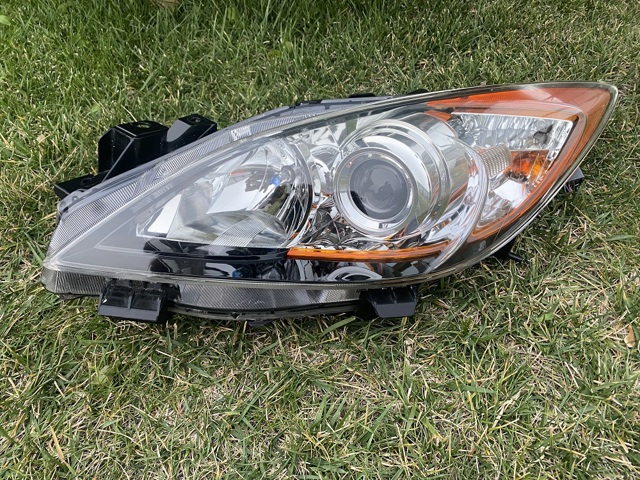 Фара ліва передня BBP2510L0G MAZDA