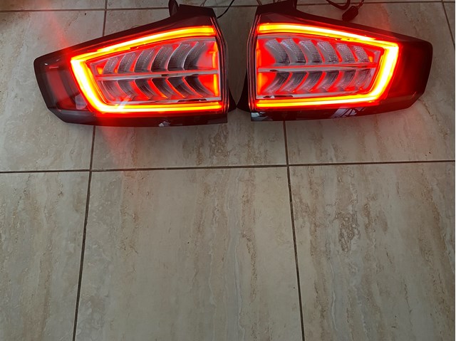 Задні ліхтарі HT4Z13404E FORD