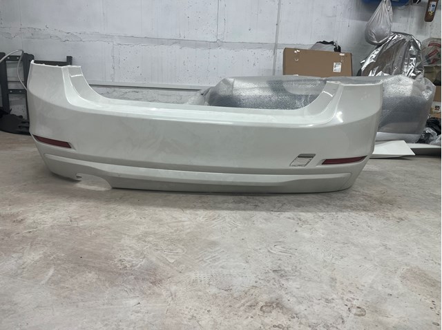 Бампер задній 51127312725 BMW