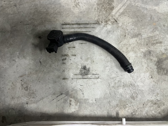 Горловина бачка омивача 61667213278 BMW