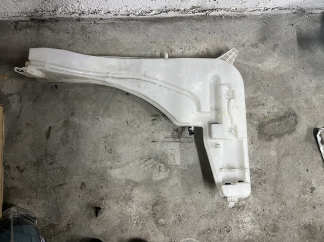 Бачок омивайки 61667255828 BMW
