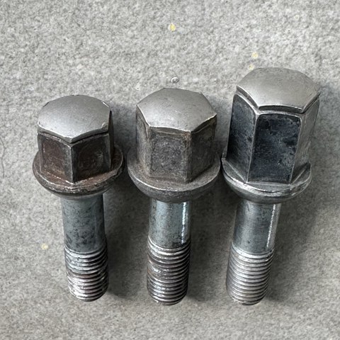 Болти до колеса 1244000470 MERCEDES