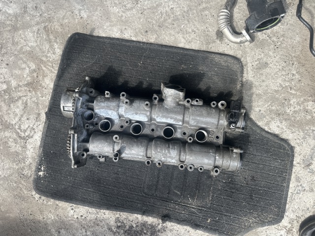 Кришка клапанів 03C103475CD VAG
