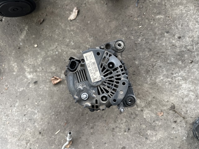 Авто генератор 03C903025D VAG
