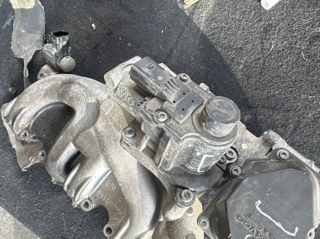 Клапан EGR, рециркуляції газів 03G131501N VAG