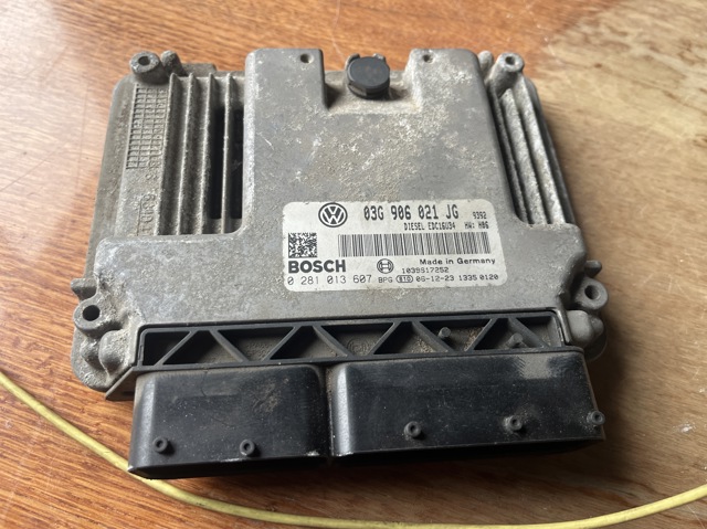 Модуль управління двигуном 03G906021JG VAG
