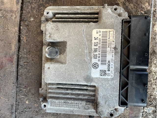 Модуль управління двигуном 03G906021MC VAG