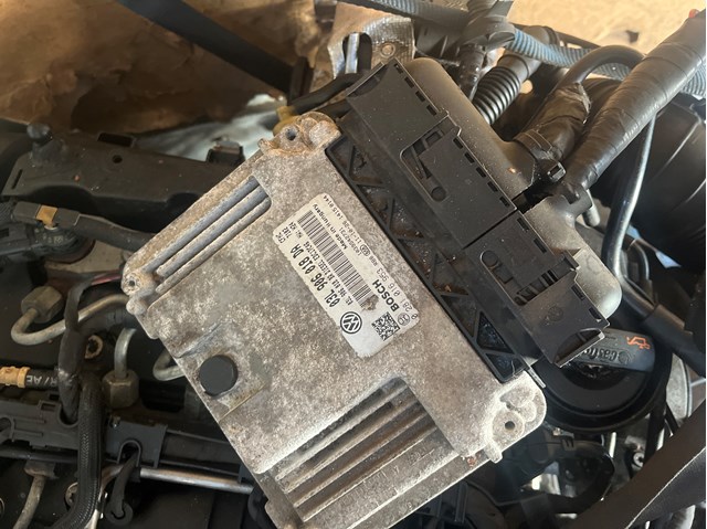 Комп'ютер двигуна 03L906018DA VAG