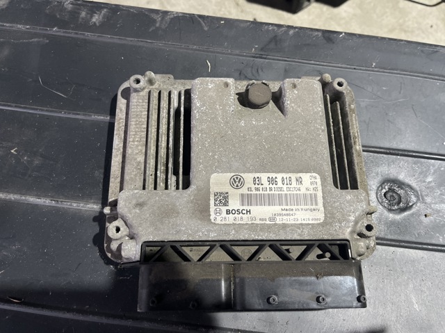 Модуль управління двигуном 03L906018NR VAG