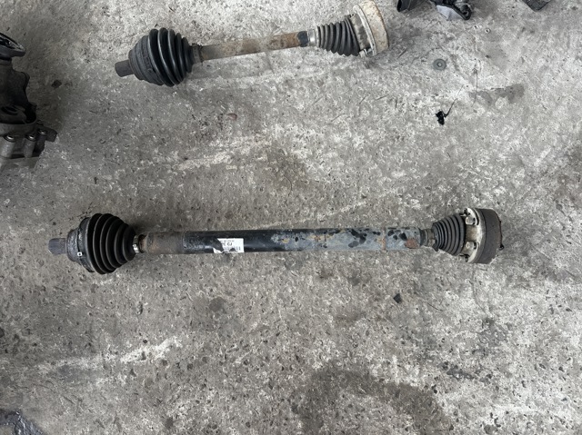 Привід передній правий 1K0407272CC VAG
