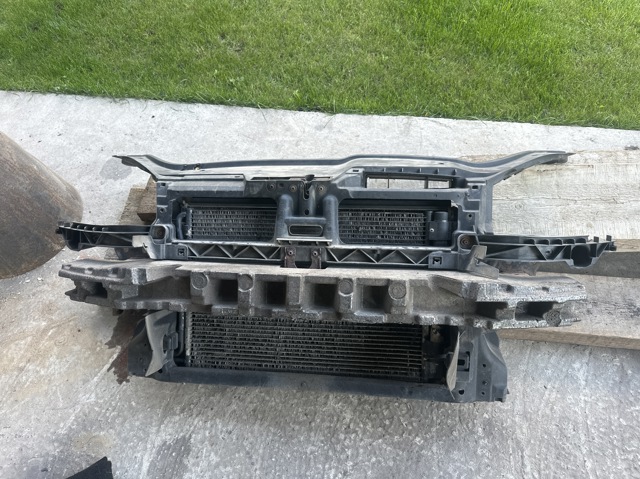 Кронштейн кріплення радіатора 1K0805588G VAG