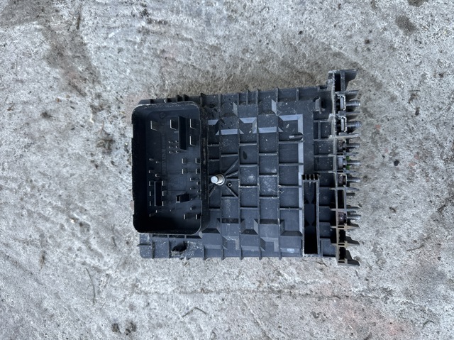 Коробка запобіжників 1K0937125A VAG