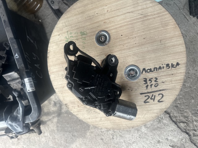 Склоочисник дверей задка 1T0955711 VAG