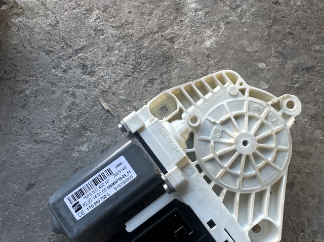 Мотор склопідйомника дверей передніх, правих 1T0959702L VAG