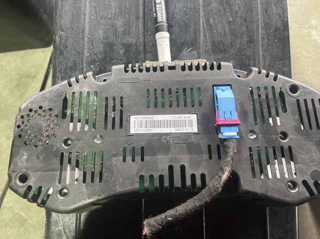 Покажчик напруги (вольтметр) 1Z0920803B VAG