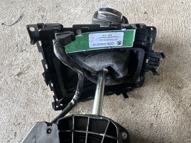 Рукоятка важеля КПП 1Z1713203D VAG
