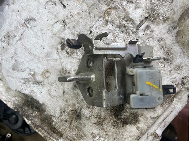 Фіксатор замка кришки багажника 1Z9827511C VAG