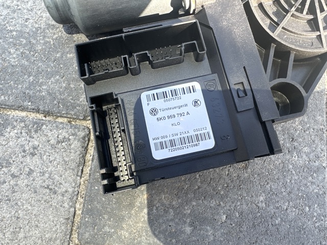Склопідйомники гідравлічні 5K0959792A VAG