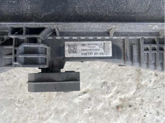 Радіатор водяний 5Q0121251EB VAG