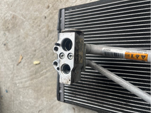 Клапан TRV, кондиціонера 6C0816679 VAG