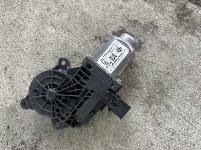 Двигун склопідіймача двері передньої, лівої 6R0959811T VAG