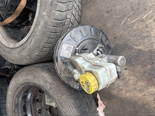 Вакуумника 6R1614105L VAG