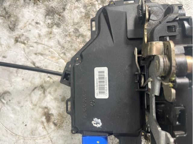 Замок задньої двері, лівої 7L0839015 VAG