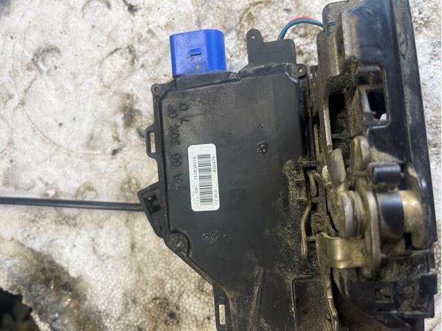 Замок задньої дверї, правої 7L0839016 VAG