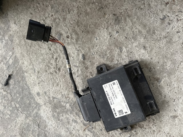 Стабілізатор напруги 8K0959663A VAG