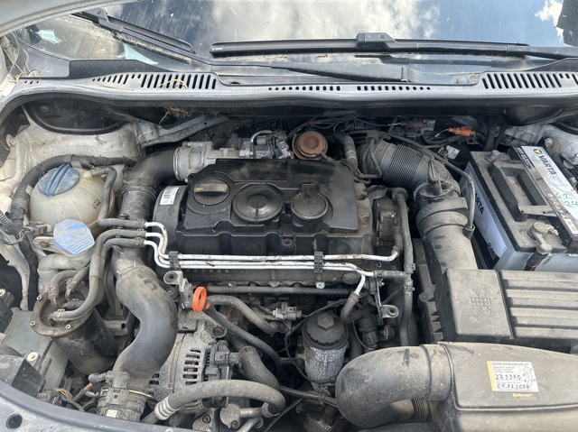Двигун у зборі Volkswagen Touran 1