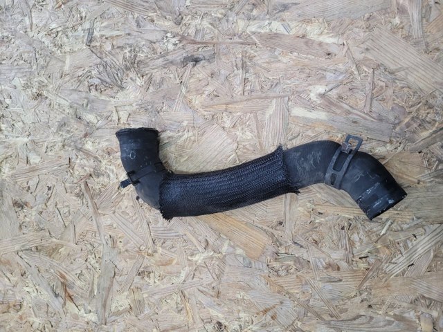 Патрубок системи охолодження 165710G010 TOYOTA