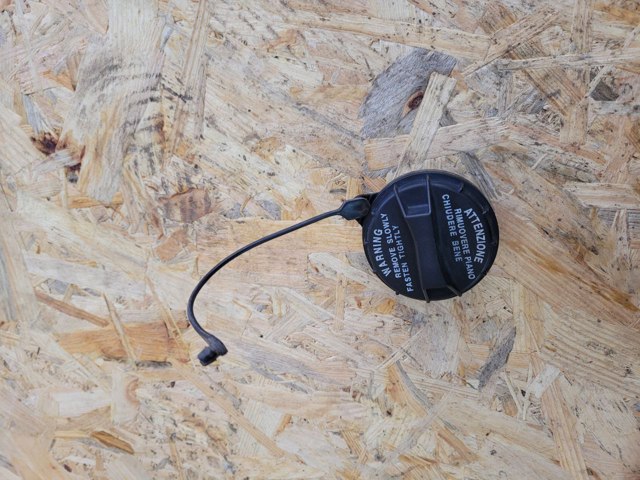 Кришка бензобаку Хендай Соната V