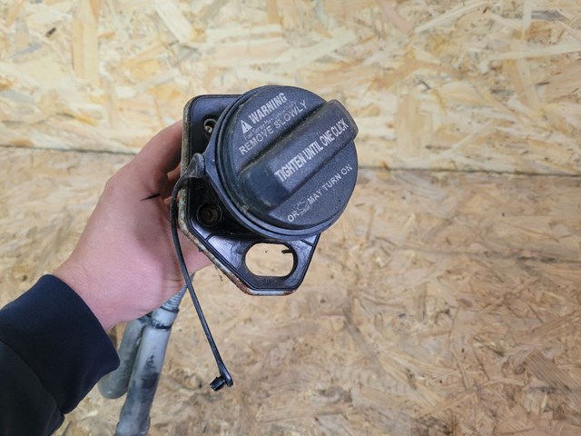 Кришка бензобаку 310103L600 HYUNDAI