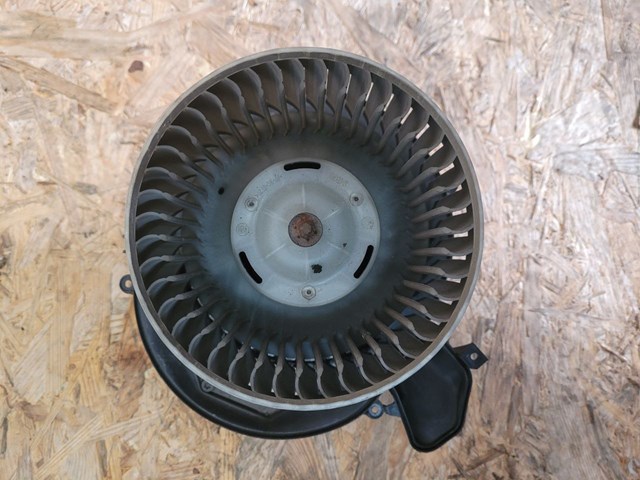 Мотор вентилятора печки (отопителя салона) оригинал в хорошем состоянии (в сборе) 31320392