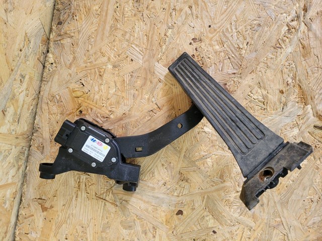 Педаль газу (акселератора) 327003R310 HYUNDAI