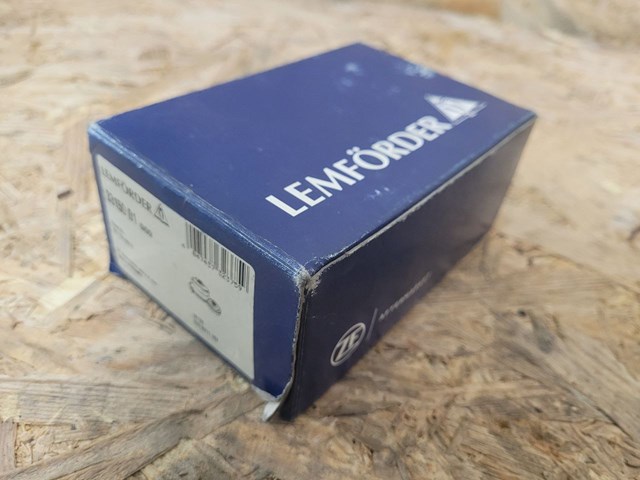 Сайлентблок переднього підрамника 3315001 LEMFORDER