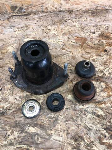 Опора стійки амортизатора заднього 4840132010 TOYOTA